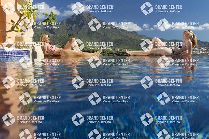 Royal Garden Villas