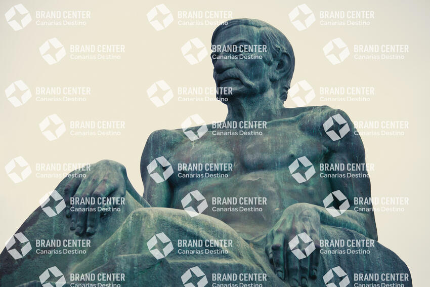 Escultura Pérez Galdós en Teatro Pérez Galdós