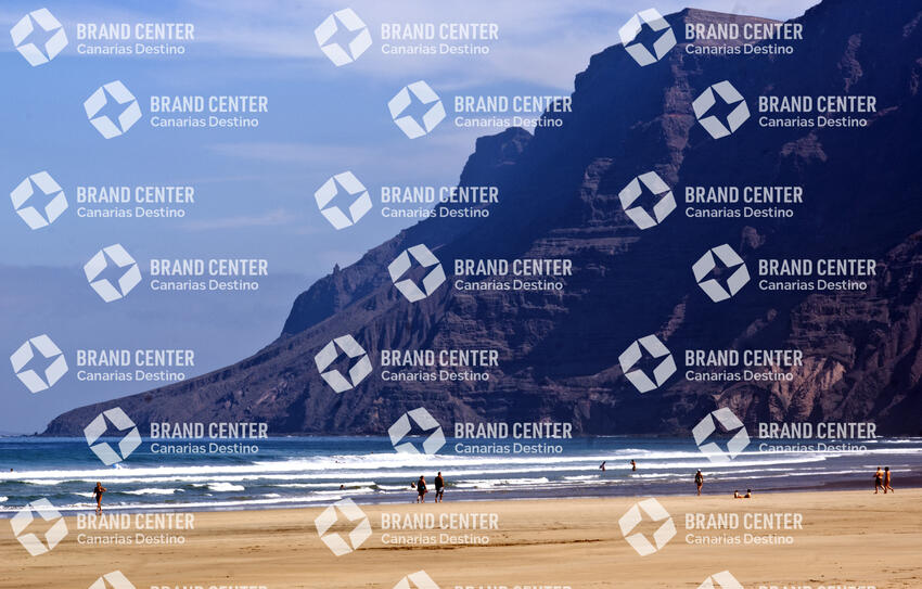 Under the Famara cliff