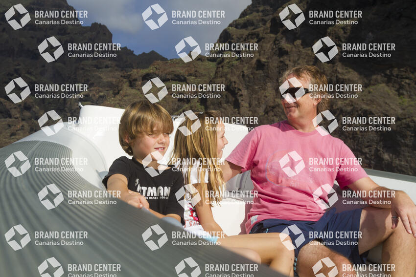 Kayak tour of Los Gigantes