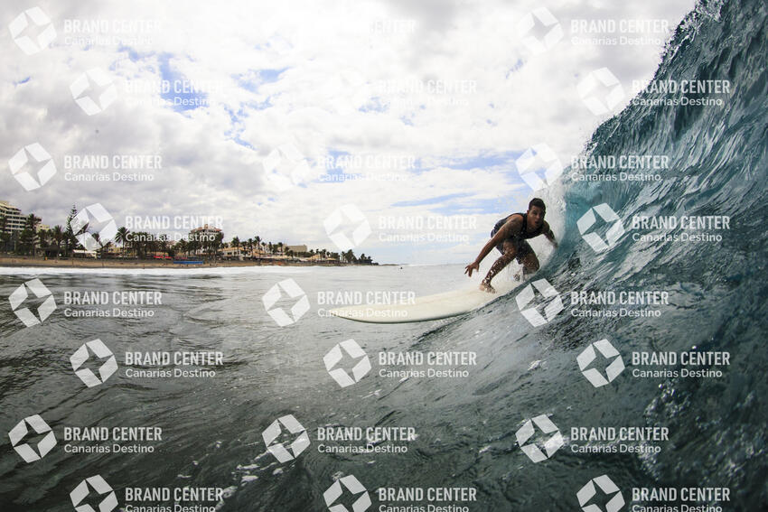 Surf on the left of Las Palmeras