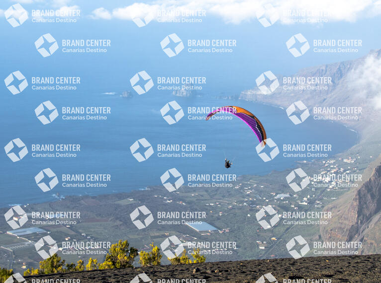 Despegue en parapente desde Dos Hermanas