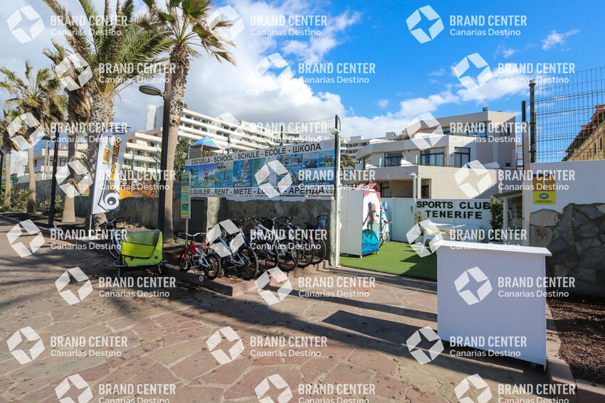 Escuela de Kitesurf, Windsurf, Kayak y Sup Stand Up Paddle Surf 