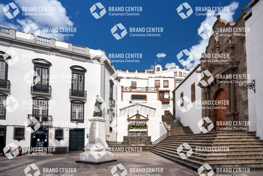 Ayuntamiento y Plaza España en Santa Cruz de La Palma