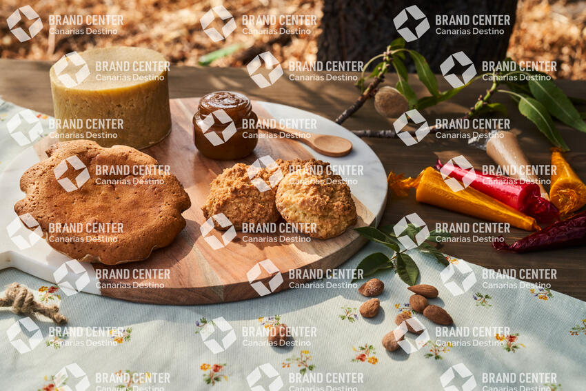 Almendro Flower Confectionery - Confectionery - Canarian Product