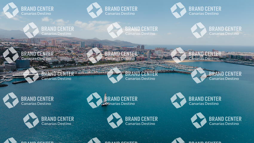 Marina of Las Palmas de Gran Canaria (Navigation)