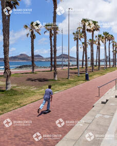 Skate en el Paseo de Las Canteras