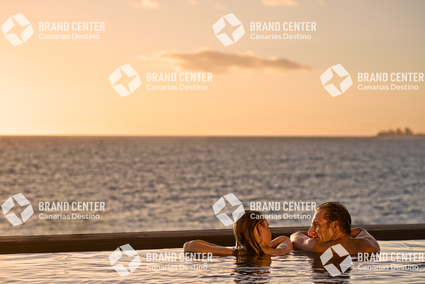Pareja en spa