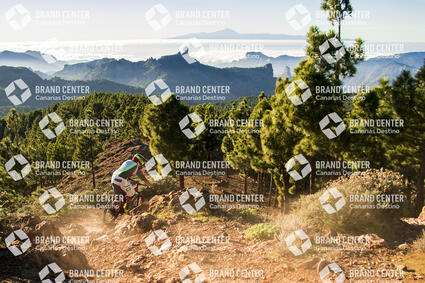 Jordi Bagó by mountain bike in Gran Canaria