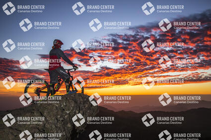Jordi Bagó by mountain bike in Gran Canaria