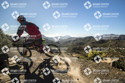 Jordi Bagó by mountain bike in Gran Canaria