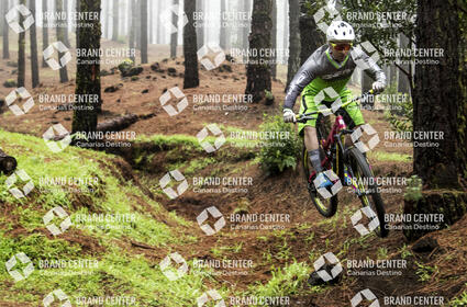Jordi Bagó on mountain bike by La Palma