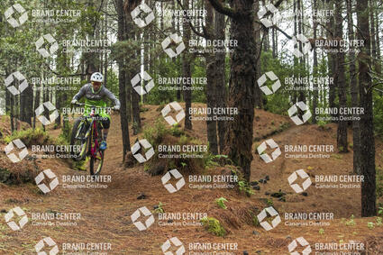 Jordi Bagó on mountain bike by La Palma