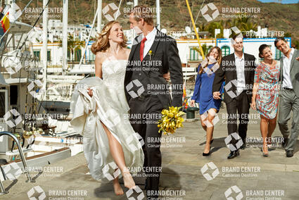 Wedding couple in Puerto de Mogán, Gran Canaria