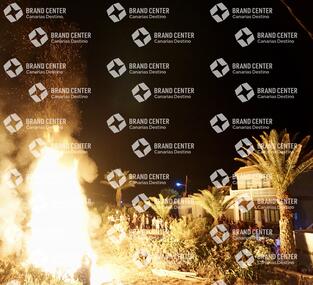 Bonfire of the Fiesta de San Juan in Las Puntas - Popular festivals in El Hierro