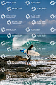 Surfero en el sur de Fuerteventura
